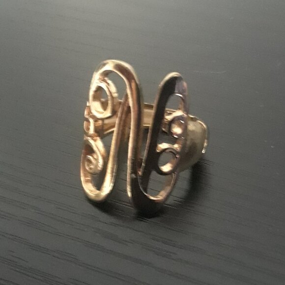 Gold Fancy Cursive Letter N Initial Ring - Picture 7 of 8